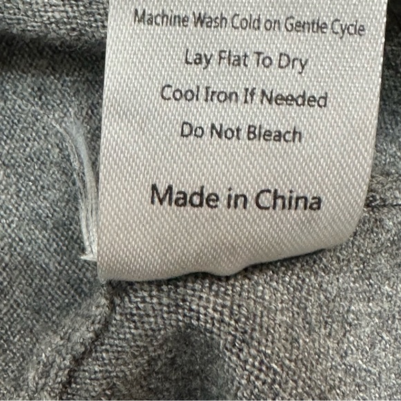 White Lily Gray & Cream Knit Sweater Top - Picture 4 of 9